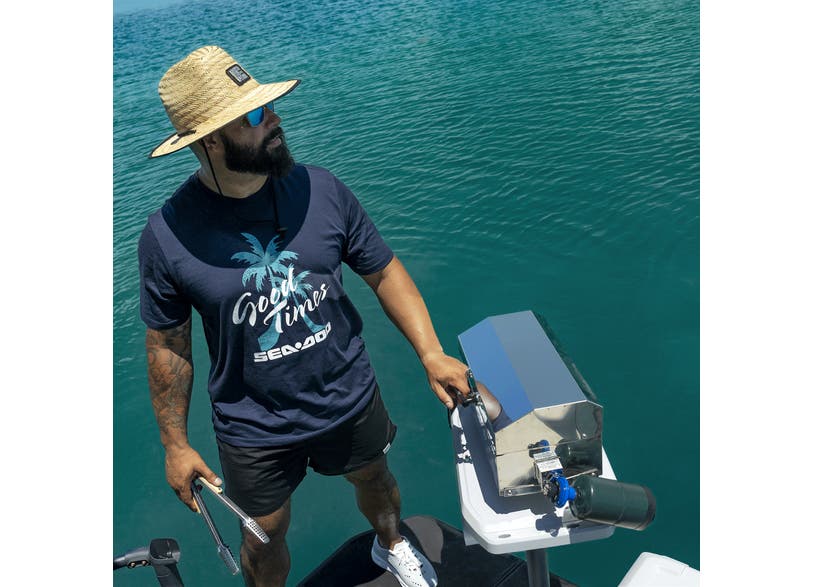 BBQ Table with LinQ Lite for Switch Pontoon
